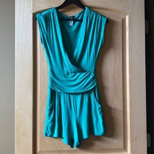 Green romper with pockets!